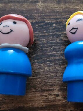 2x Vintage Fisher-Price Plastic Little People; Mom, Girl **USED**